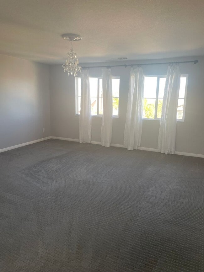 Building Photo - Pool/Spa Home