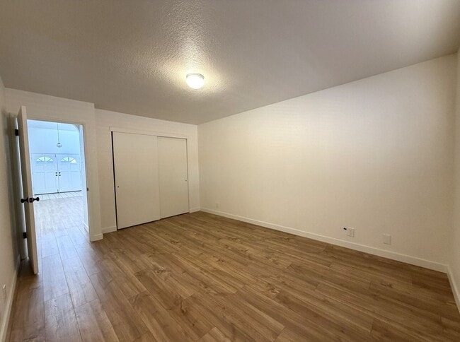 Building Photo - ROYAL KUNIA - 4 BDRM/2 BATH/ENCLOSED GARAGE