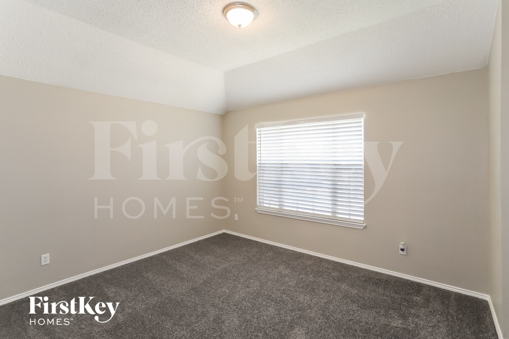 Building Photo - 5210 Orlando Cir