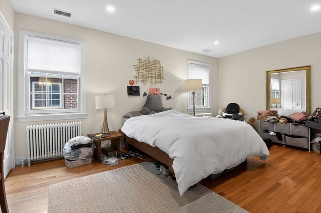 Building Photo - 4825 Butterworth Pl NW