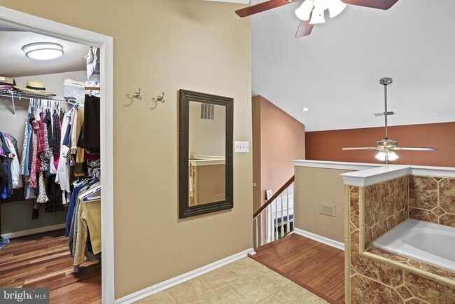 Building Photo - 2442 Garnett Dr