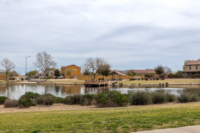 Building Photo - 4Bed/2.5 Bath Home in Maricopa! $1499 MOVE...