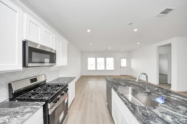 Building Photo - 8550 Tropical Breeze Wy