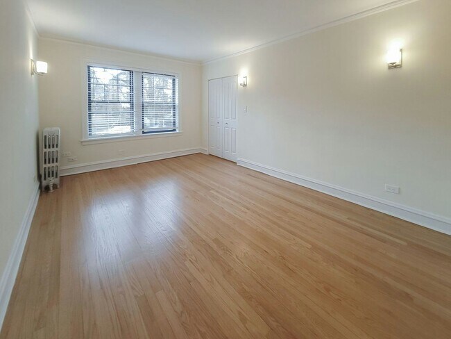 Building Photo - 1606-1 West Sunnyside Avenue, Unit 1