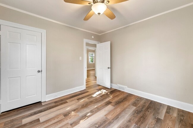 Building Photo - 1015 Martin St