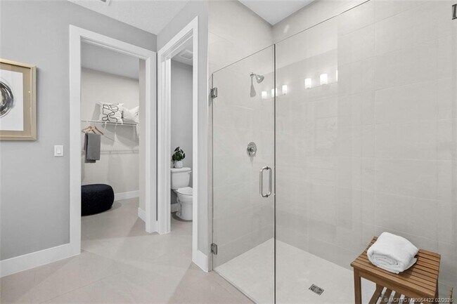 Building Photo - 823 SW Pr Ave