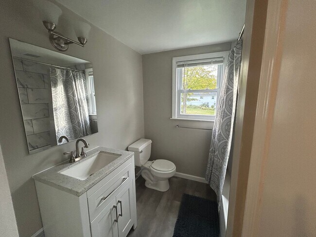 Building Photo - 518-520 Sloan Ave