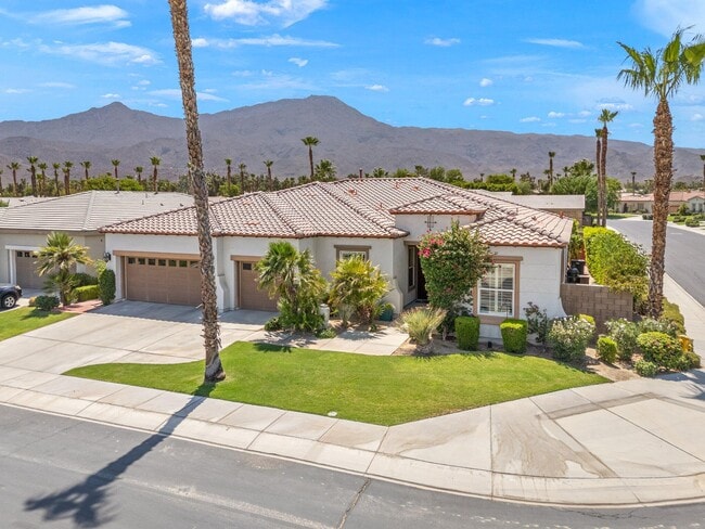 Building Photo - 61185 Soaptree Dr