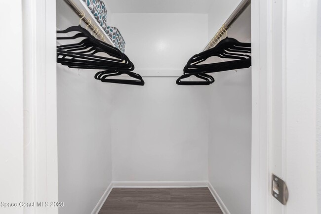 Building Photo - 115 Seminole Ave W