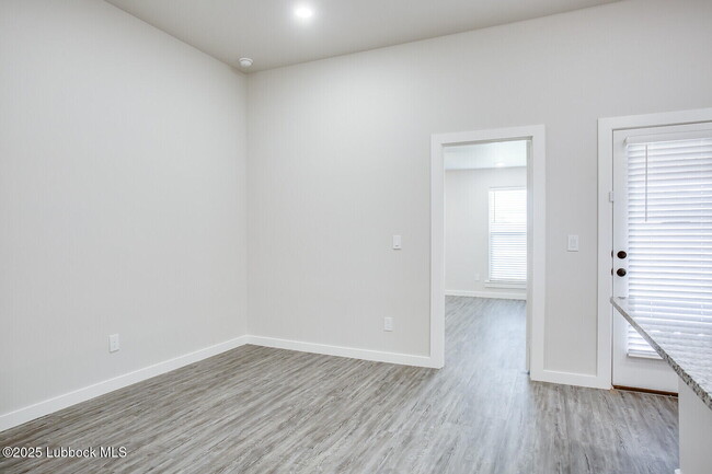 Building Photo - 10518 Abbeville Ave