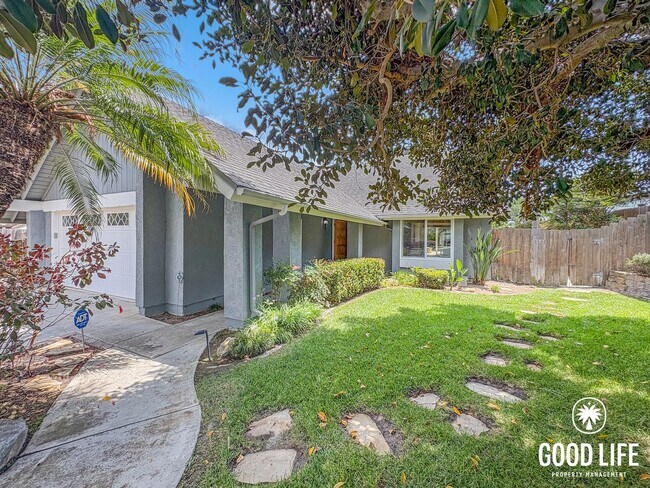 Building Photo - SD: Stunning 4BD/3BA Home in Vista with Panoramic Views, Private Balcony & Large Yard