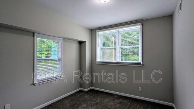 Building Photo - 3290 Forest Creek Dr SW