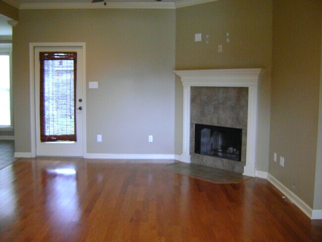 Building Photo - 106 Soaring Cove