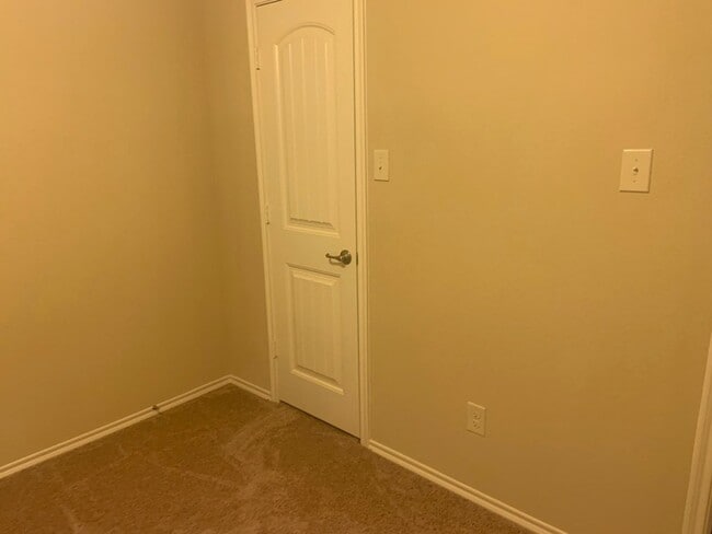 Building Photo - 9933 Beaver Dam Ln