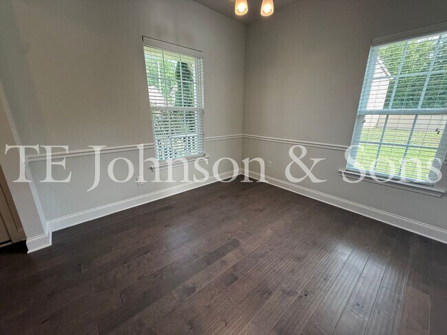 Building Photo - 2925 Grassy Knoll Cir