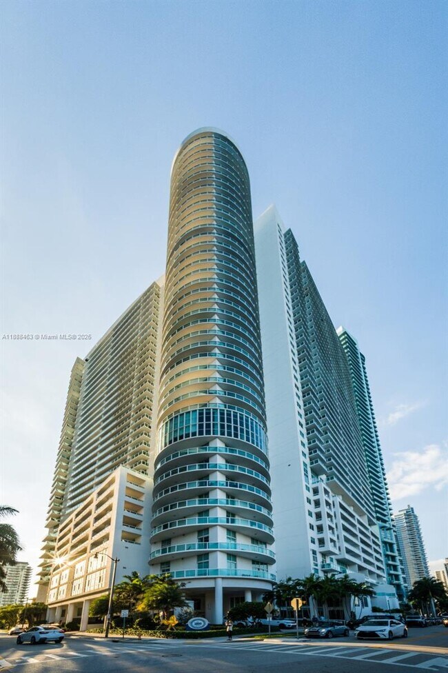 Building Photo - 1800 N Bayshore Dr