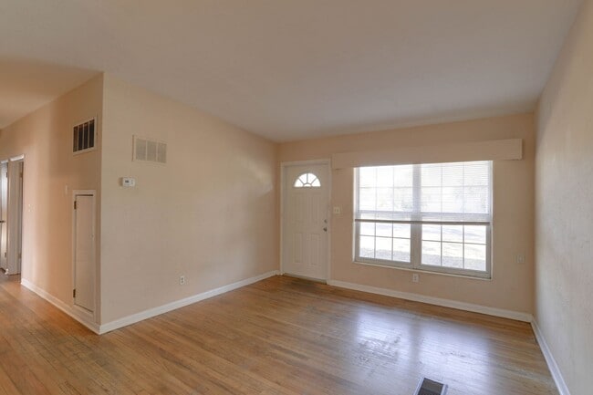 Building Photo - 1704 Edmundshire Rd