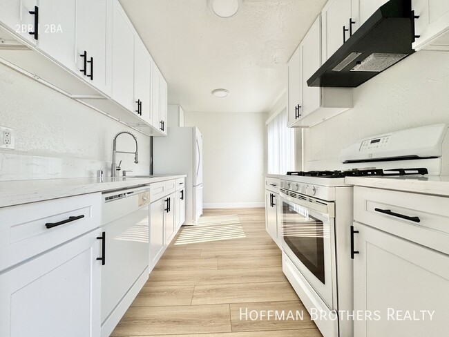 Building Photo - 1000 N Doheny Dr West Hollywood, CA 90069