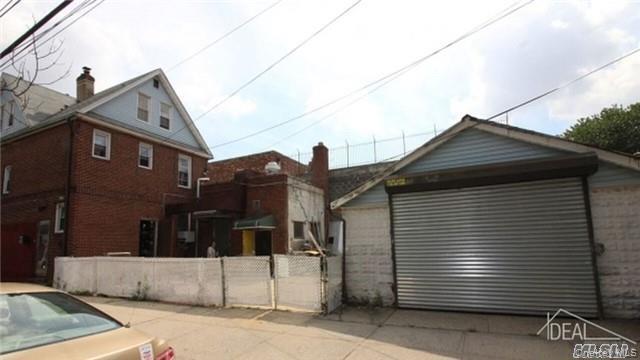 Building Photo - 77-02-77164 164th St