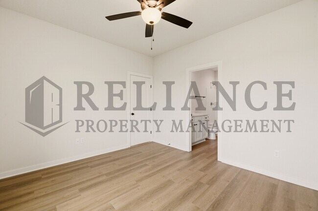 Building Photo - 202 N Gowen St
