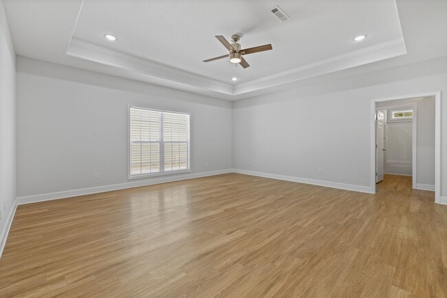 Building Photo - Stunning Newer Townhouse