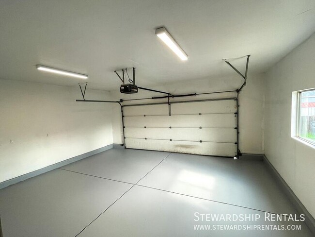 Building Photo - 1313 Bramblewood Ln