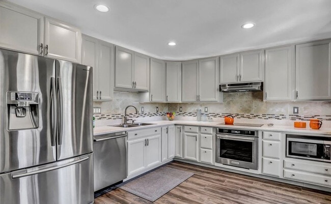 Building Photo - 606 Tantra Dr