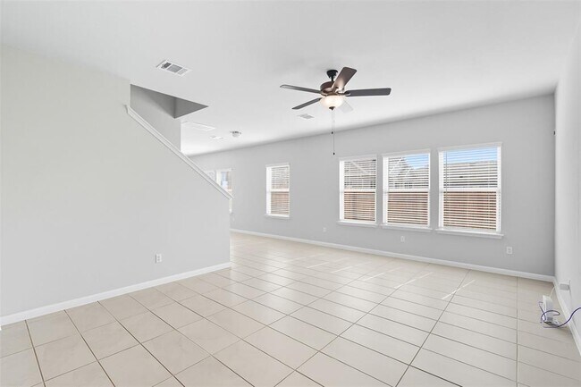 Building Photo - 200 Driftwood Ln