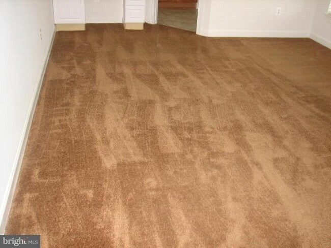 Building Photo - 215 Maddex Square Dr