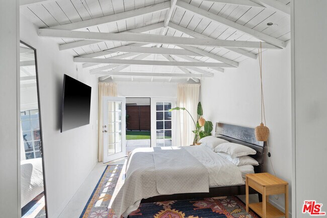 Building Photo - 668 Marr St