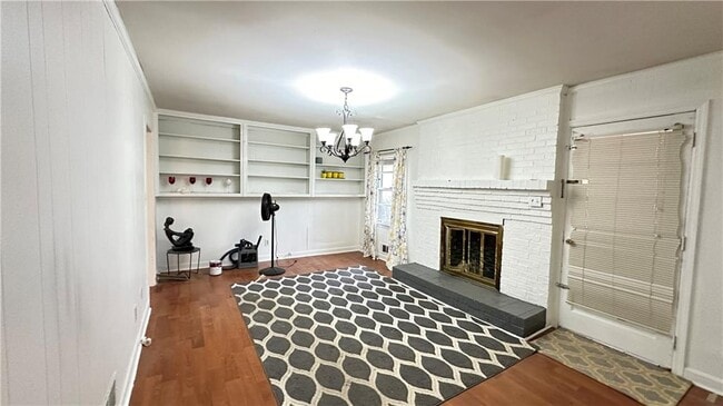 Building Photo - 364 Navarre Dr