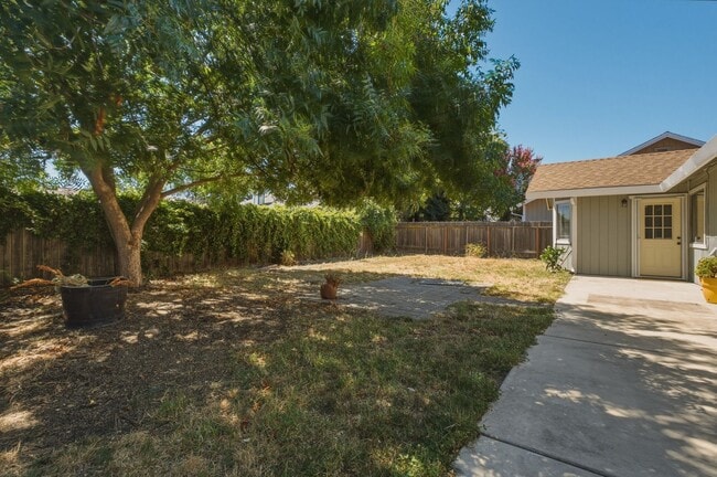 Building Photo - 8034 Fairlands Way