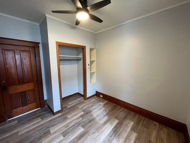 Building Photo - 902 S 4th Ave