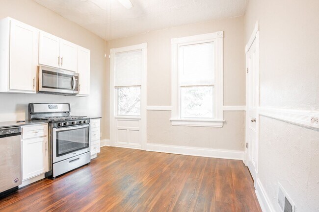 Building Photo - Henrietta Pl