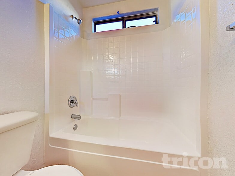 Building Photo - 8123 W Hammond Ln