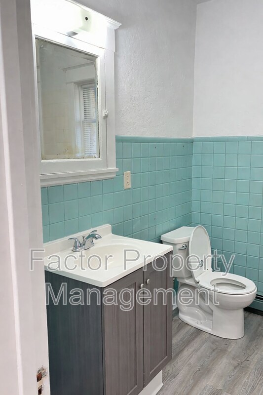 Building Photo - 122 Parsons St