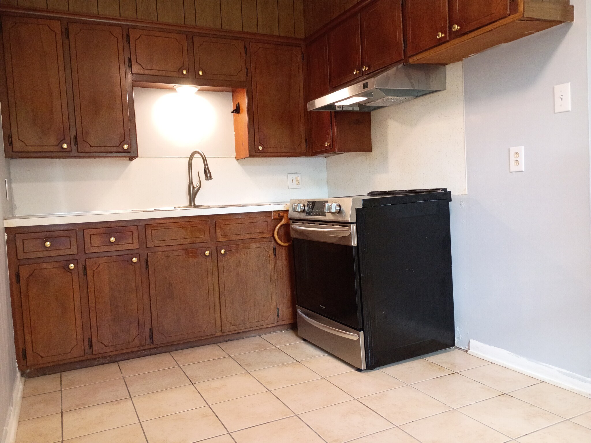 Kitchen - 1714 S 28th St