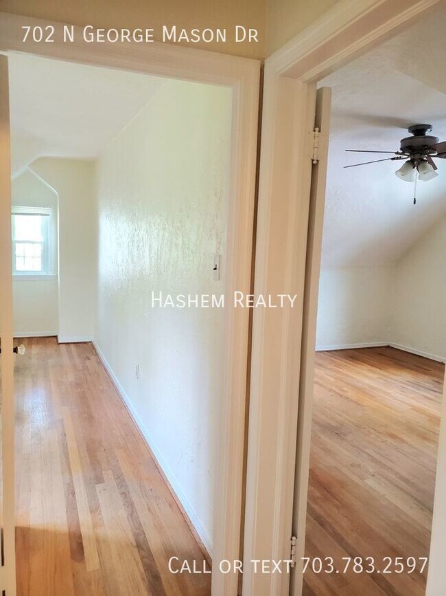 Building Photo - 702 N George Mason Dr