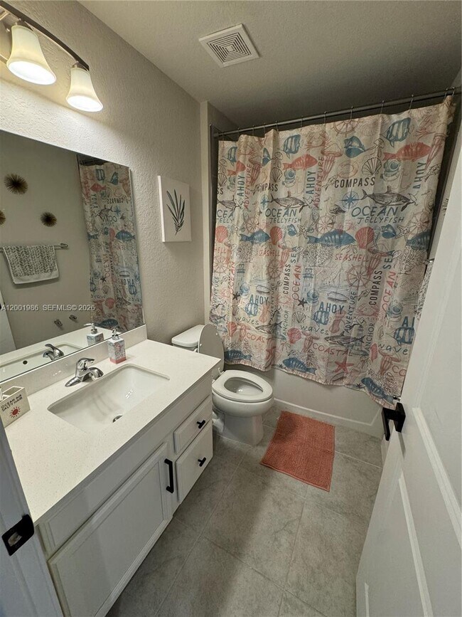 Building Photo - 1009 NW 4th Ter