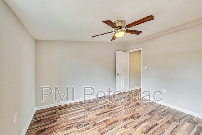 Building Photo - 834 N Stricker St