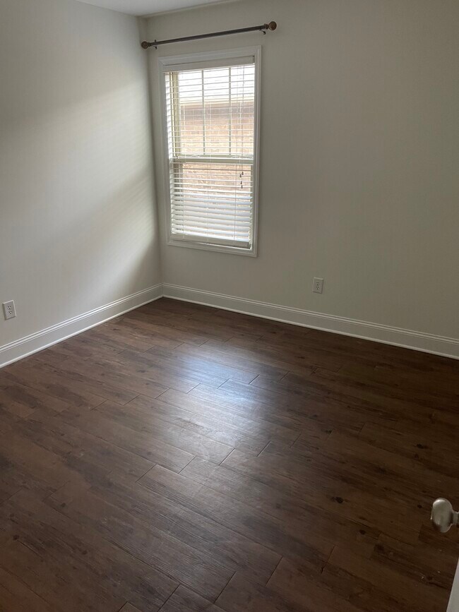 Building Photo - 1511 Joy St SE