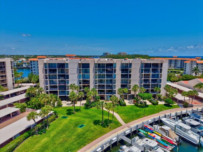 Building Photo - 2707 N Ocean Blvd