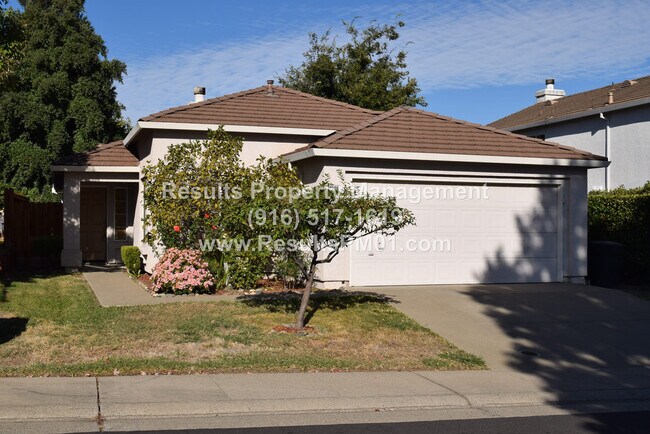 Building Photo - 3 Bedroom - Heart of Roseville