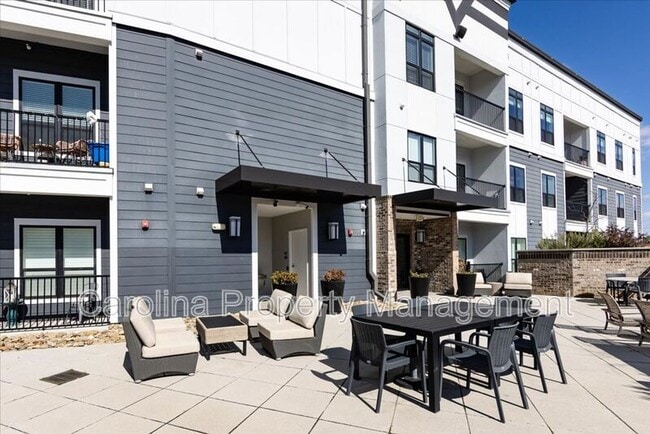 Building Photo - 3630 N Davidson St