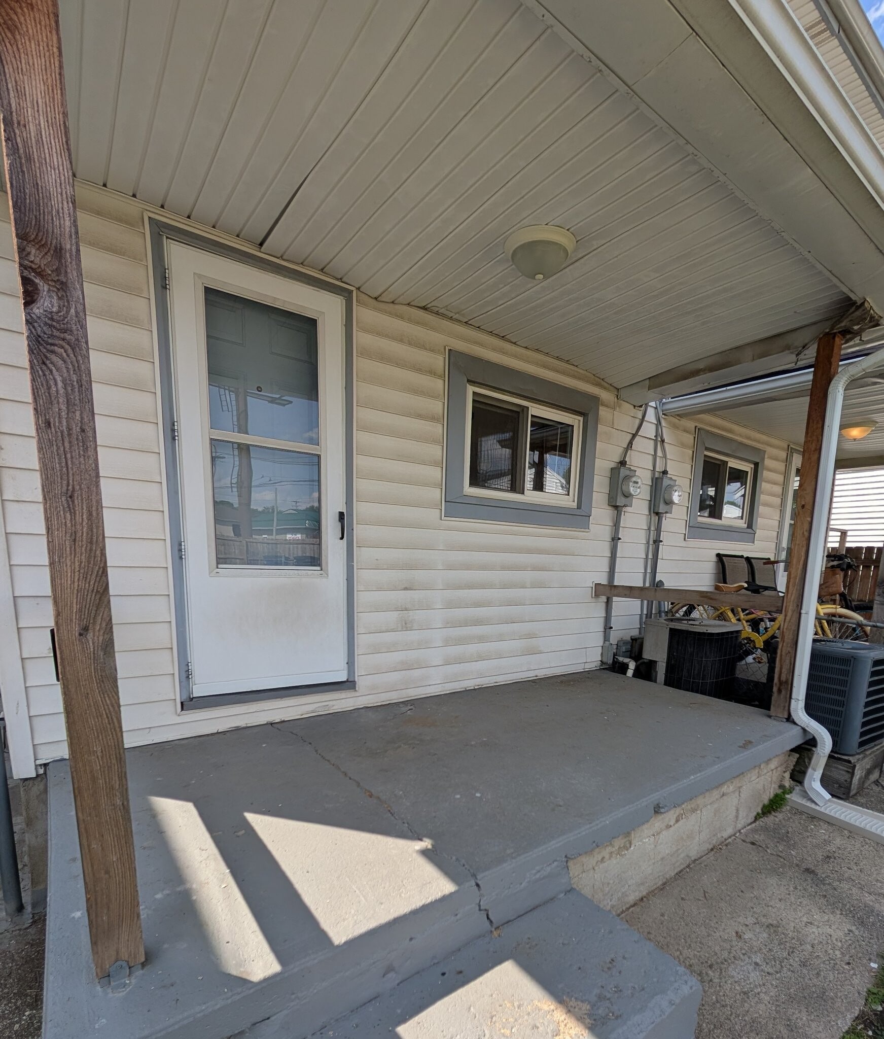 Building Photo - 706 Kolping Ave