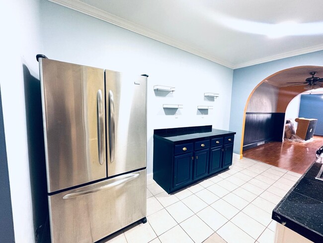 Building Photo - 63 Van Reypen St