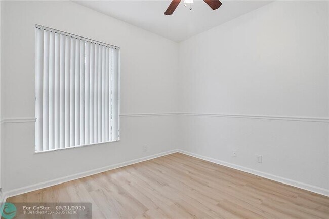 Building Photo - 11517 NW 49th Ct
