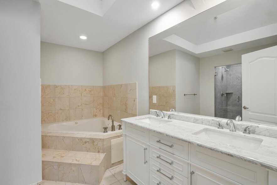Building Photo - Modern & Spacious Rental in the Heart of Washington, DC!