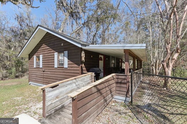 Building Photo - 325 White Oak Pl