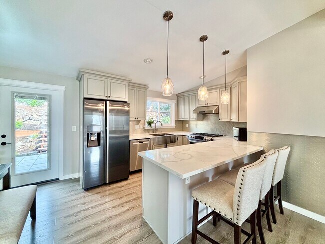 Building Photo - Charming Medina Home For Rent